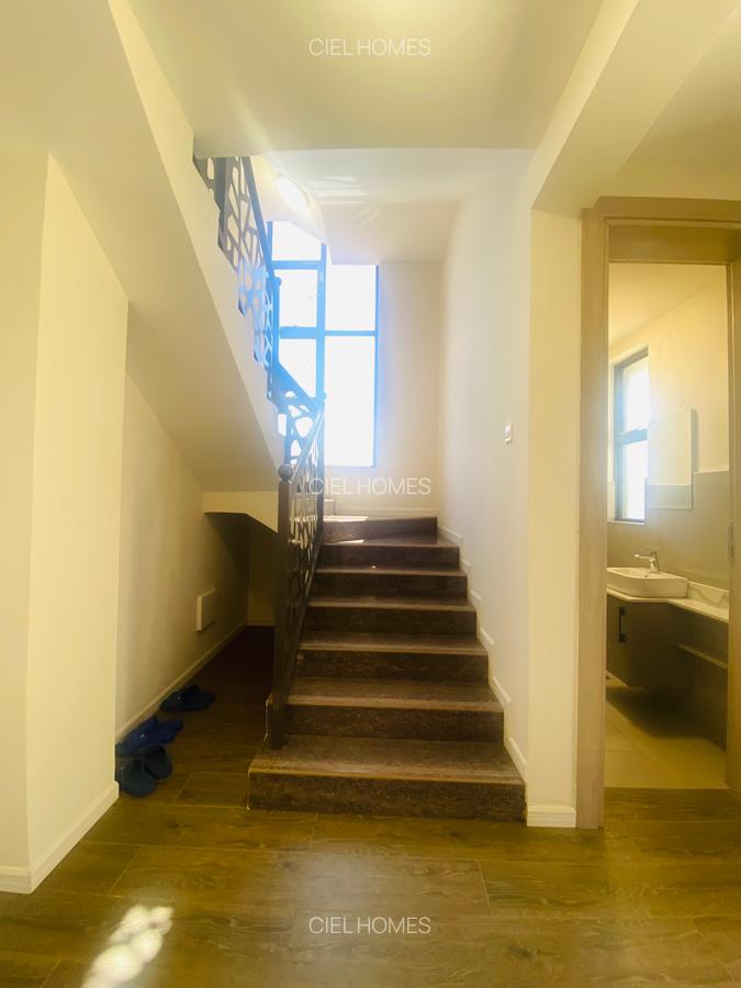 3 Bed Villa with Staff Quarters in Gikambura - 9