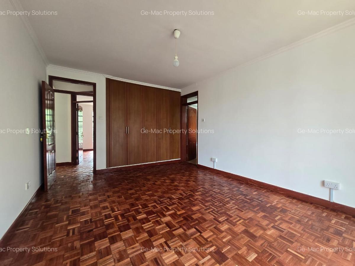 4 Bed Townhouse with En Suite in Nyari - 14