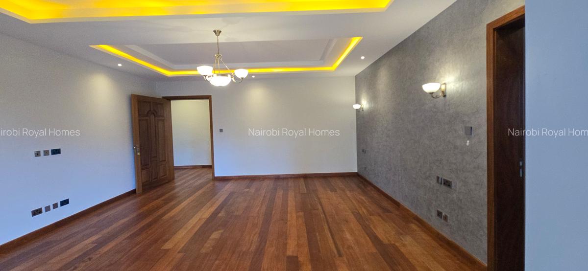 5 Bed Townhouse with En Suite at Convent Drive - 6
