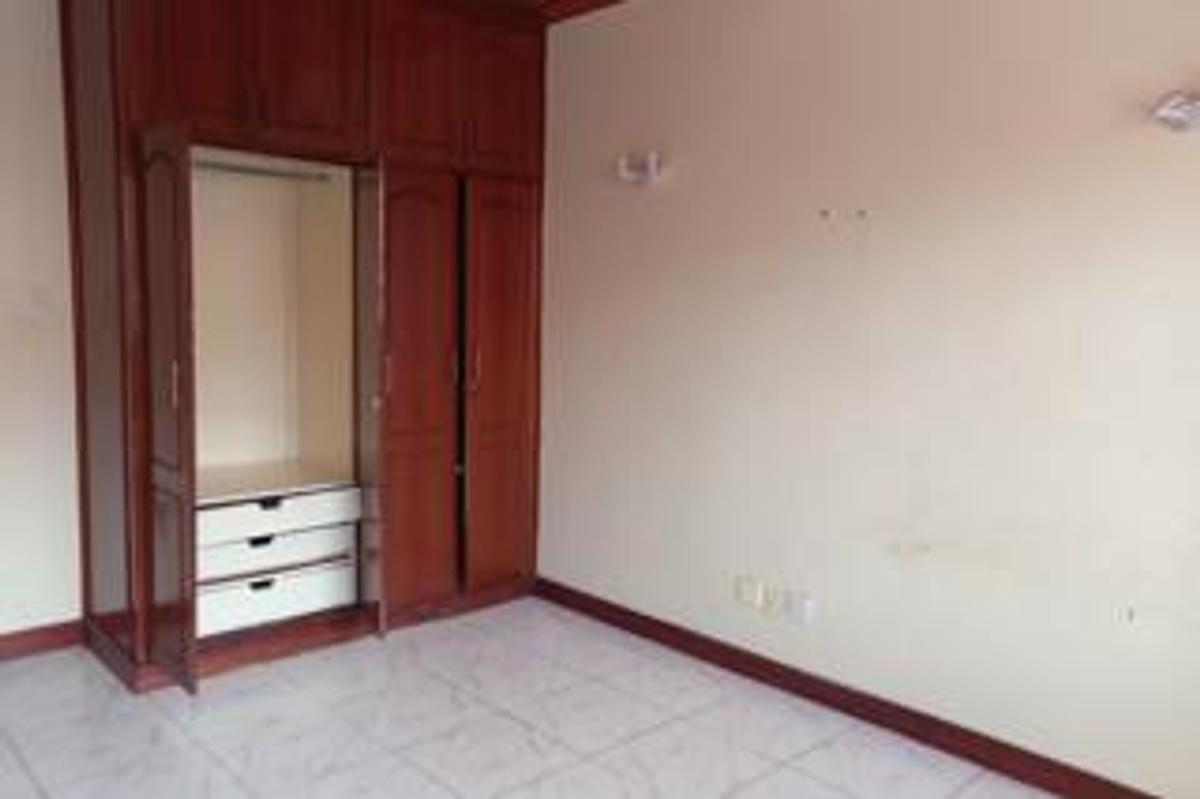 4 Bed Townhouse with En Suite at Siaya Rd - 4