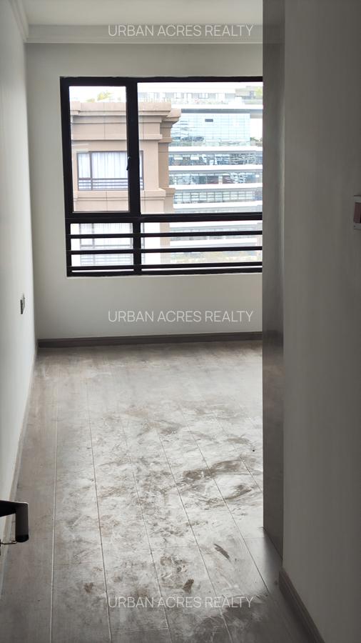 3 Bed Apartment with En Suite at Riverside Drive - 8