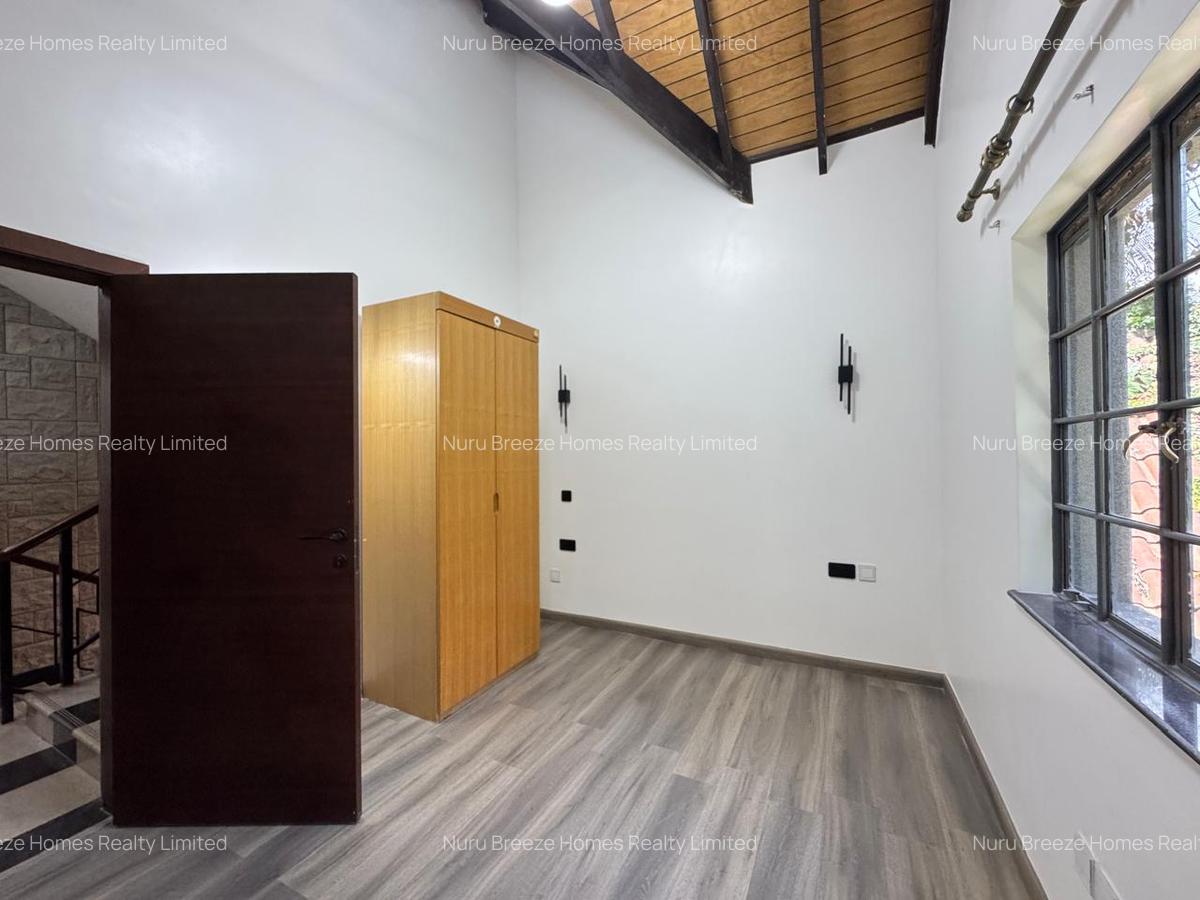 4 Bed Townhouse with En Suite in Lavington - 4