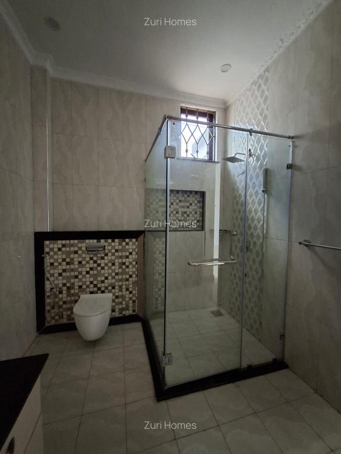 5 Bed Townhouse with En Suite in Lavington - 13