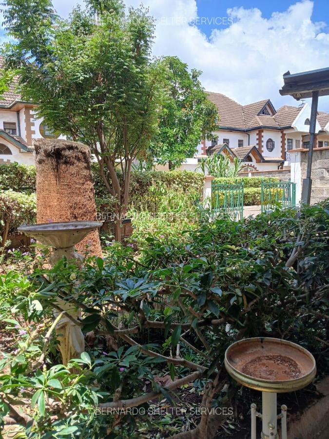 5 Bed House with En Suite at Red Cross - 12