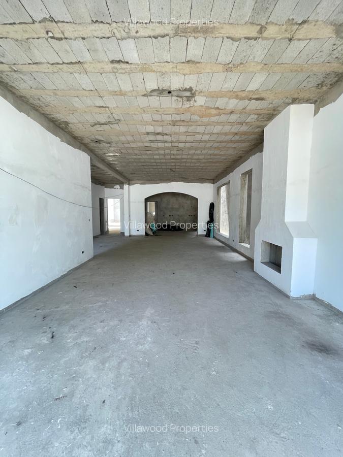 5 Bed Villa with En Suite in Lavington - 7