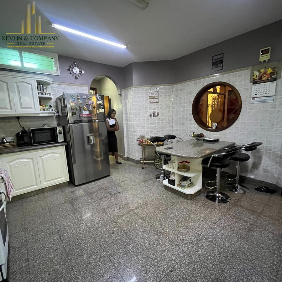 4 Bed Villa with En Suite at Riverside Drive - 18