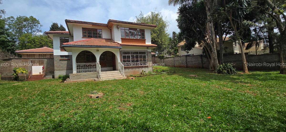 5 Bed House with En Suite at Mimosa Drive - 1