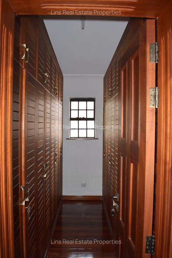 4 Bed Townhouse with En Suite in Spring Valley - 16