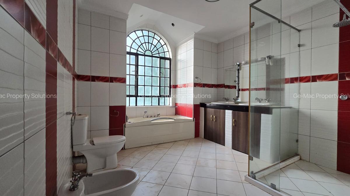 4 Bed Townhouse with En Suite in Runda - 6