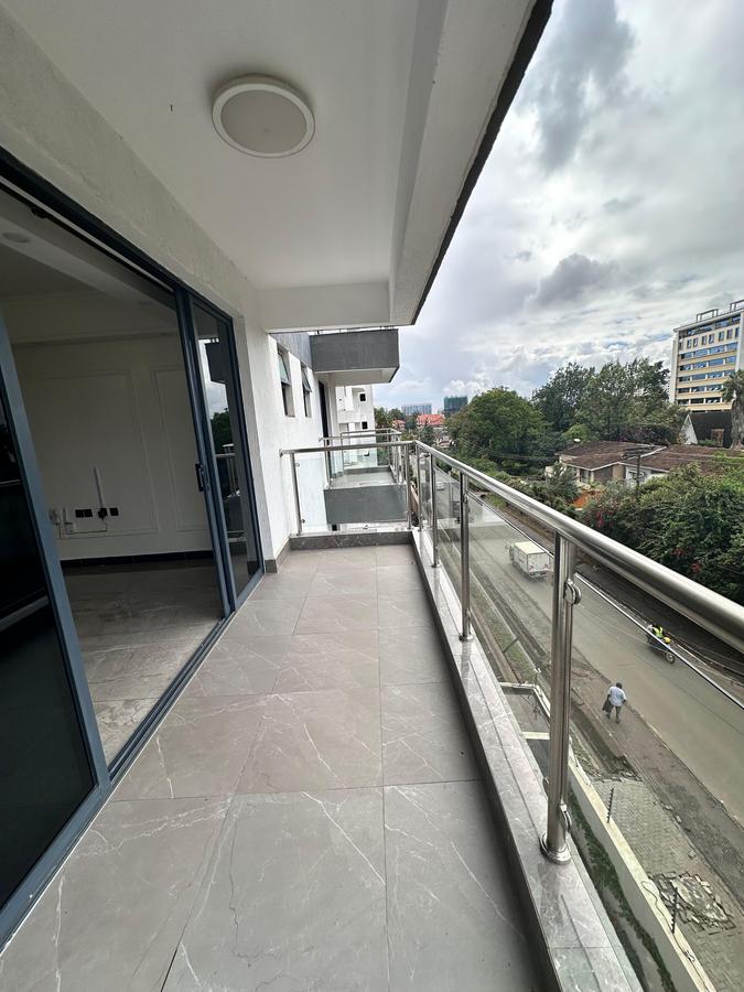 3 Bed Apartment with En Suite in Lavington - 10