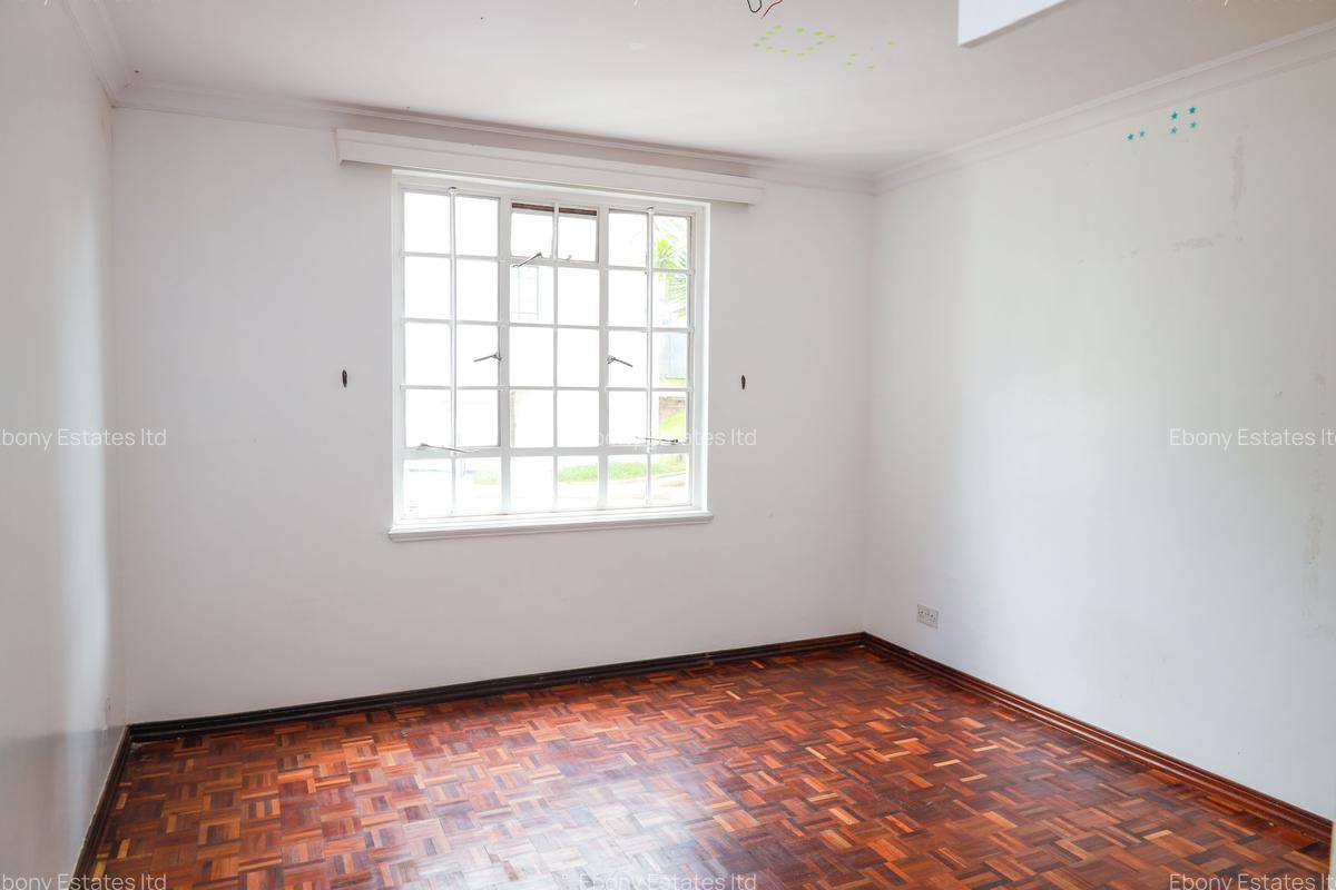 2 Bed Apartment with En Suite in Muthaiga - 3