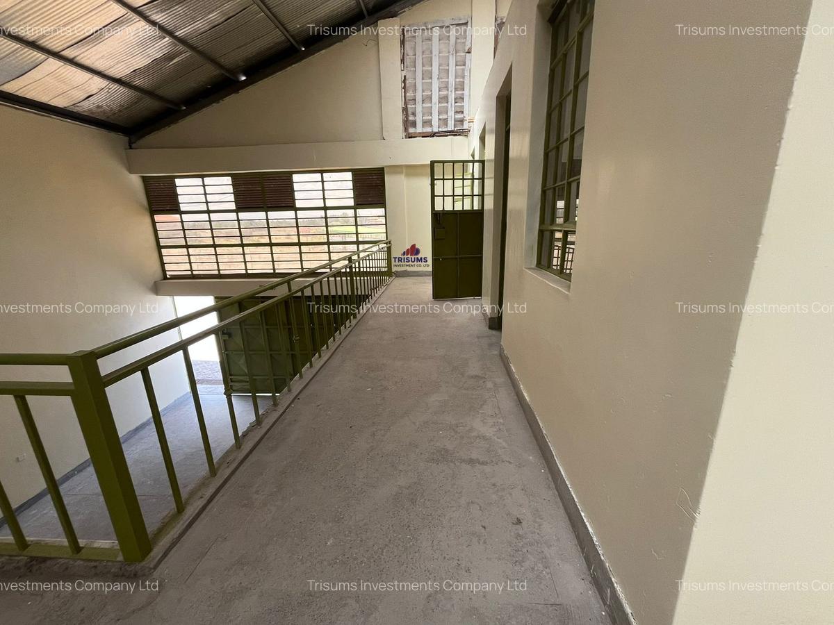 0.5 ac Warehouse with Fibre Internet in Industrial Area - 7
