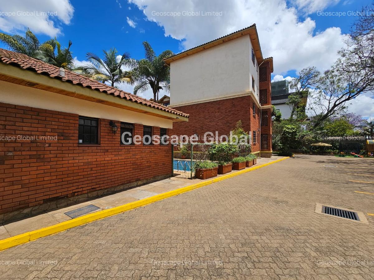 Furnished 3 Bed Apartment with En Suite in Spring Valley - 15