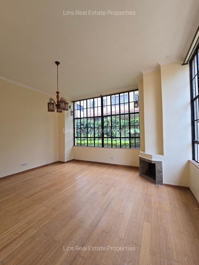 4 Bed Townhouse with En Suite in Lavington - 17