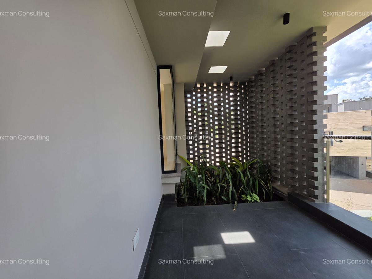 5 Bed Villa with En Suite in Westlands Area - 4