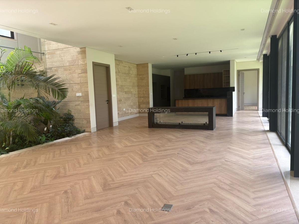 5 Bed Villa with En Suite at Westlands - 7