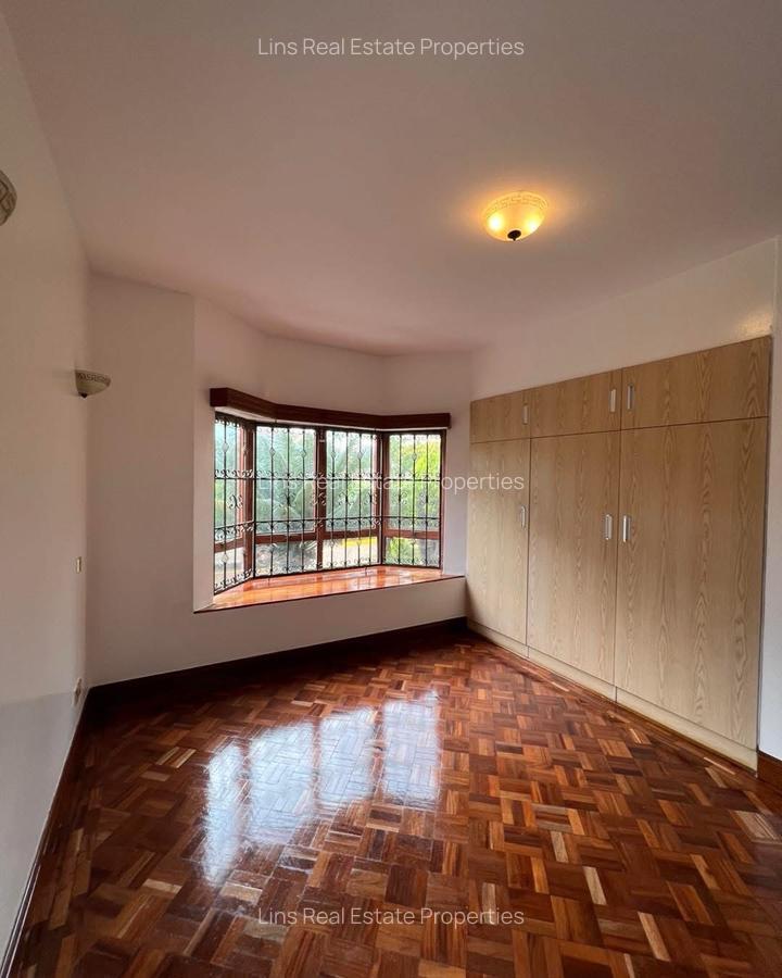 5 Bed Townhouse with En Suite in Runda - 19