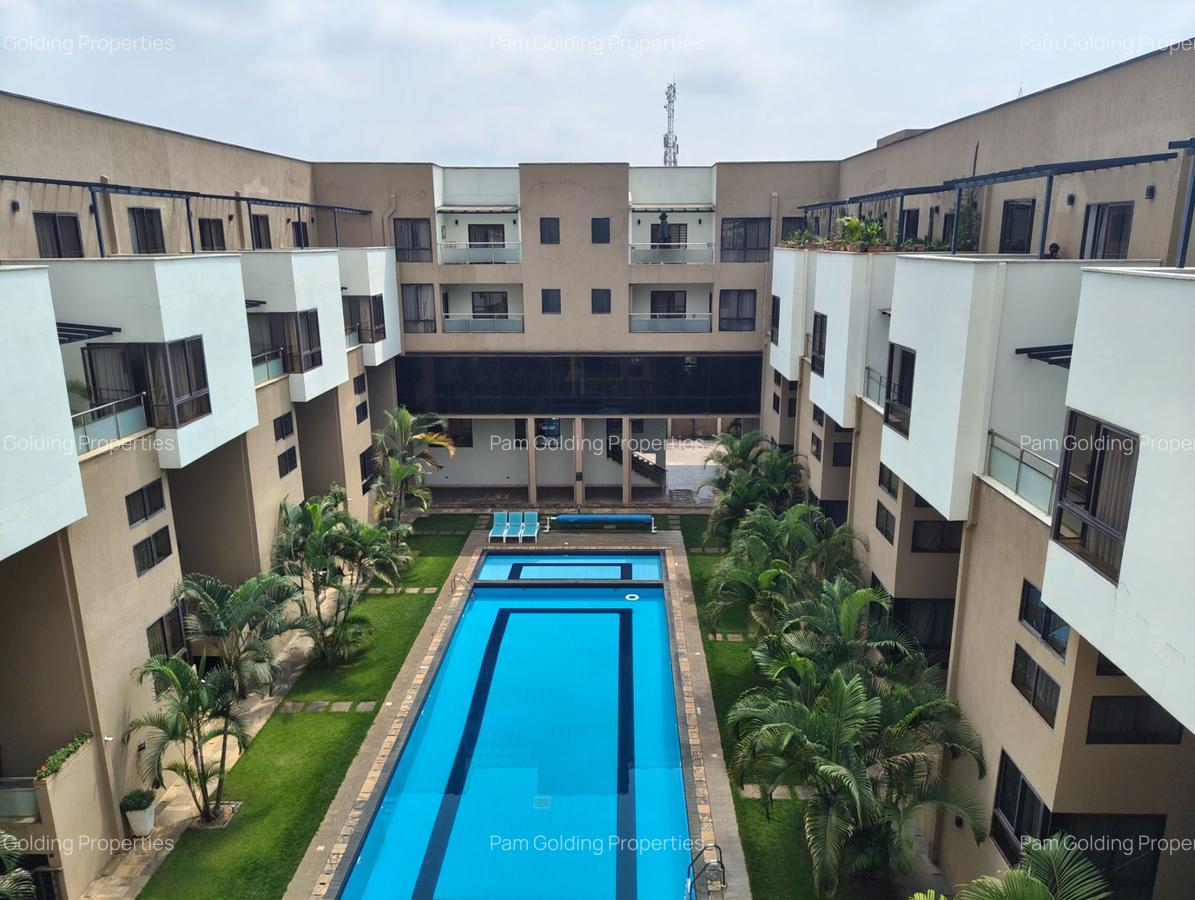 3 Bed Apartment with En Suite in Lavington - 19