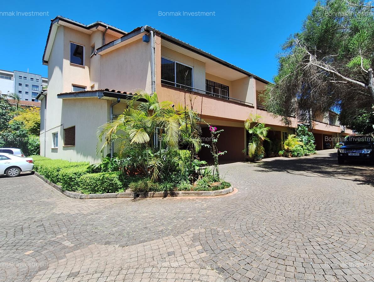 4 Bed Townhouse with En Suite at Brookside Drive. - 4