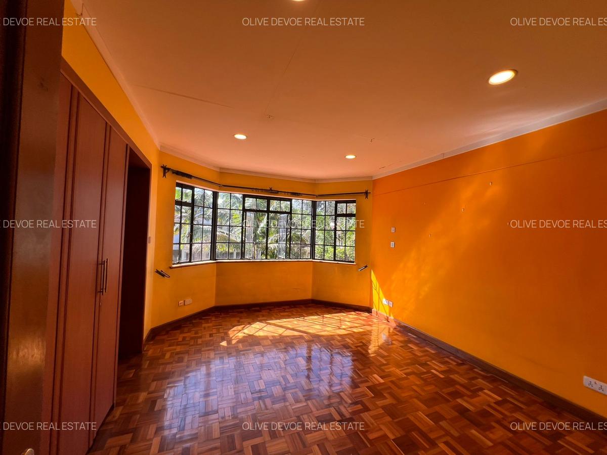 4 Bed Townhouse with En Suite in Lavington - 20