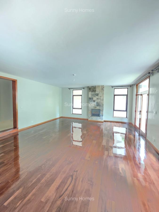 5 Bed Townhouse with En Suite at Lavington Green - 4