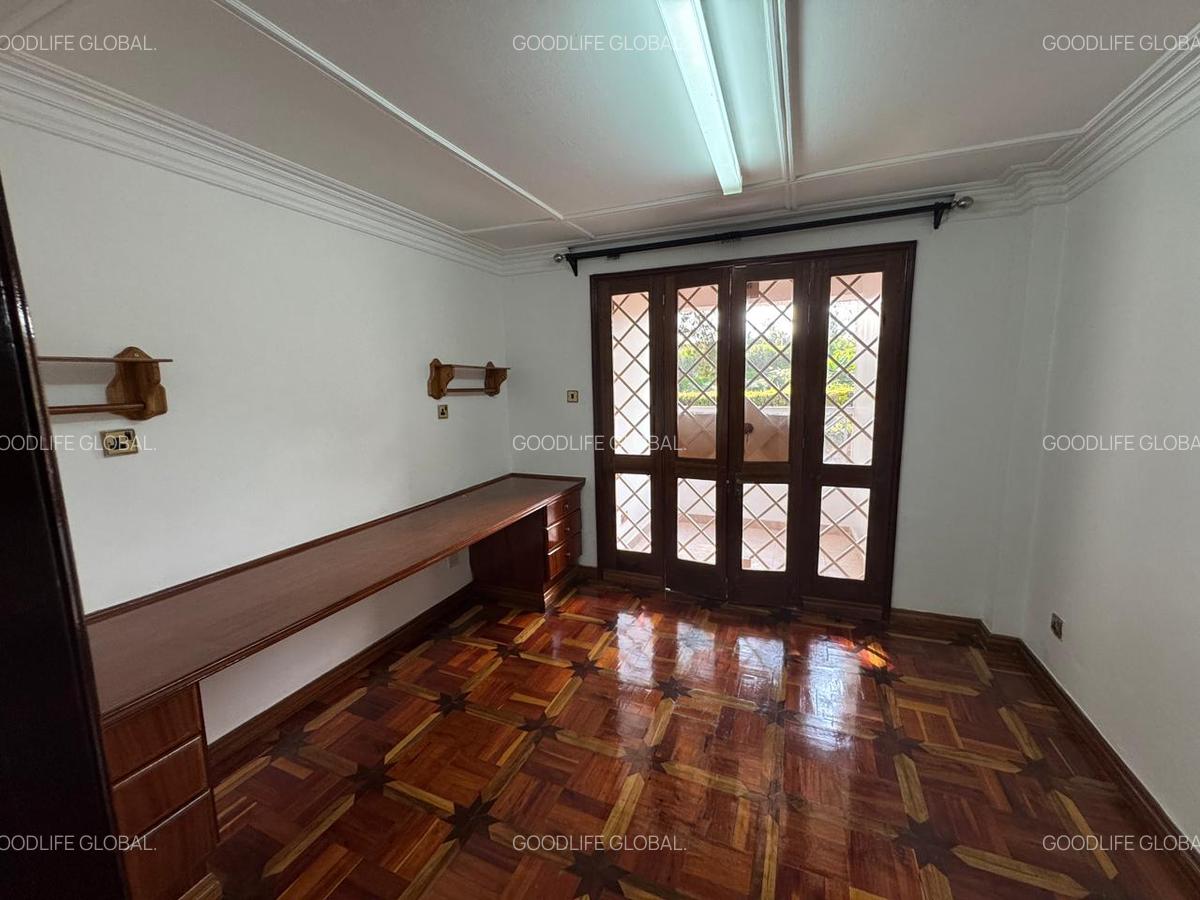 4 Bed House with En Suite at Runda - 20