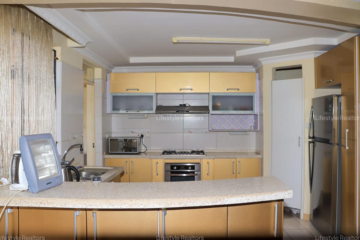 Furnished 3 Bed Apartment with En Suite at Rosewood Avenue - 12