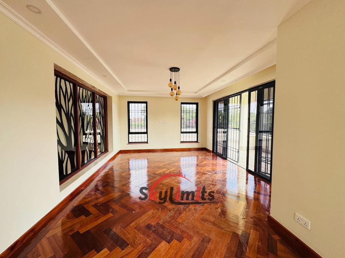 5 Bed Villa with En Suite at Loresho - 12