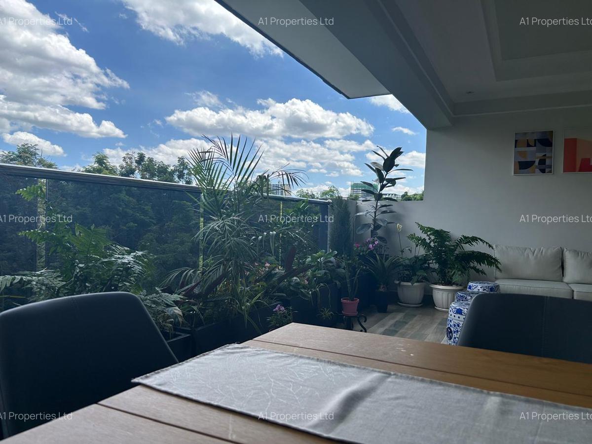 3 Bed Apartment with En Suite in Riverside - 14