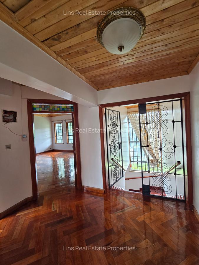 4 Bed Townhouse with En Suite in Kitisuru - 12