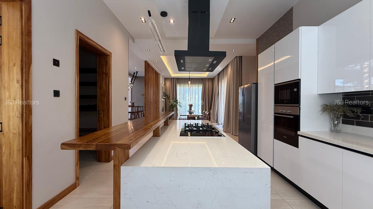 4 Bed Villa with En Suite in Loresho - 11