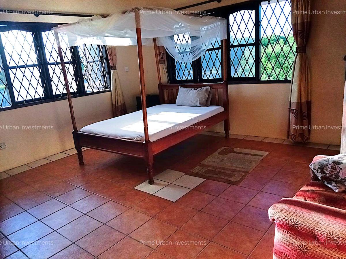 5 Bed House with En Suite at Serena Beach - 14