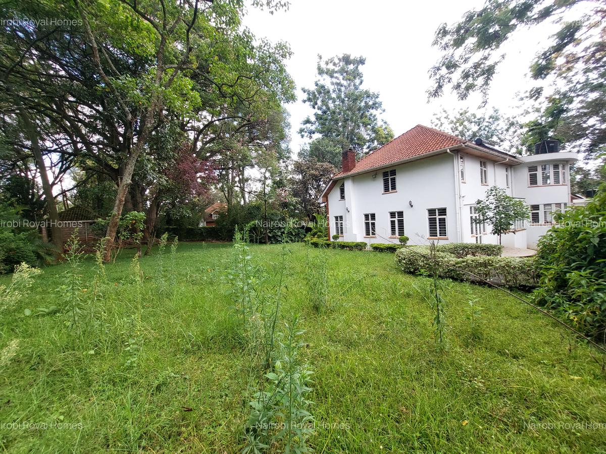 5 Bed House with En Suite at Rosslyn Road - 3