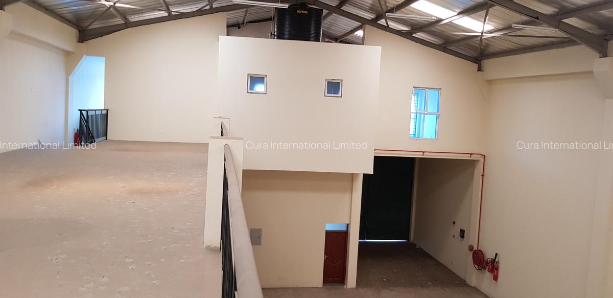 6,200 ft² Warehouse with Parking in Industrial Area - 3