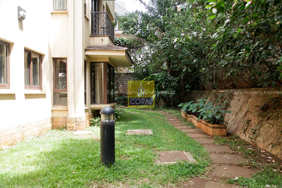 3 Bed Apartment in Riverside - 17