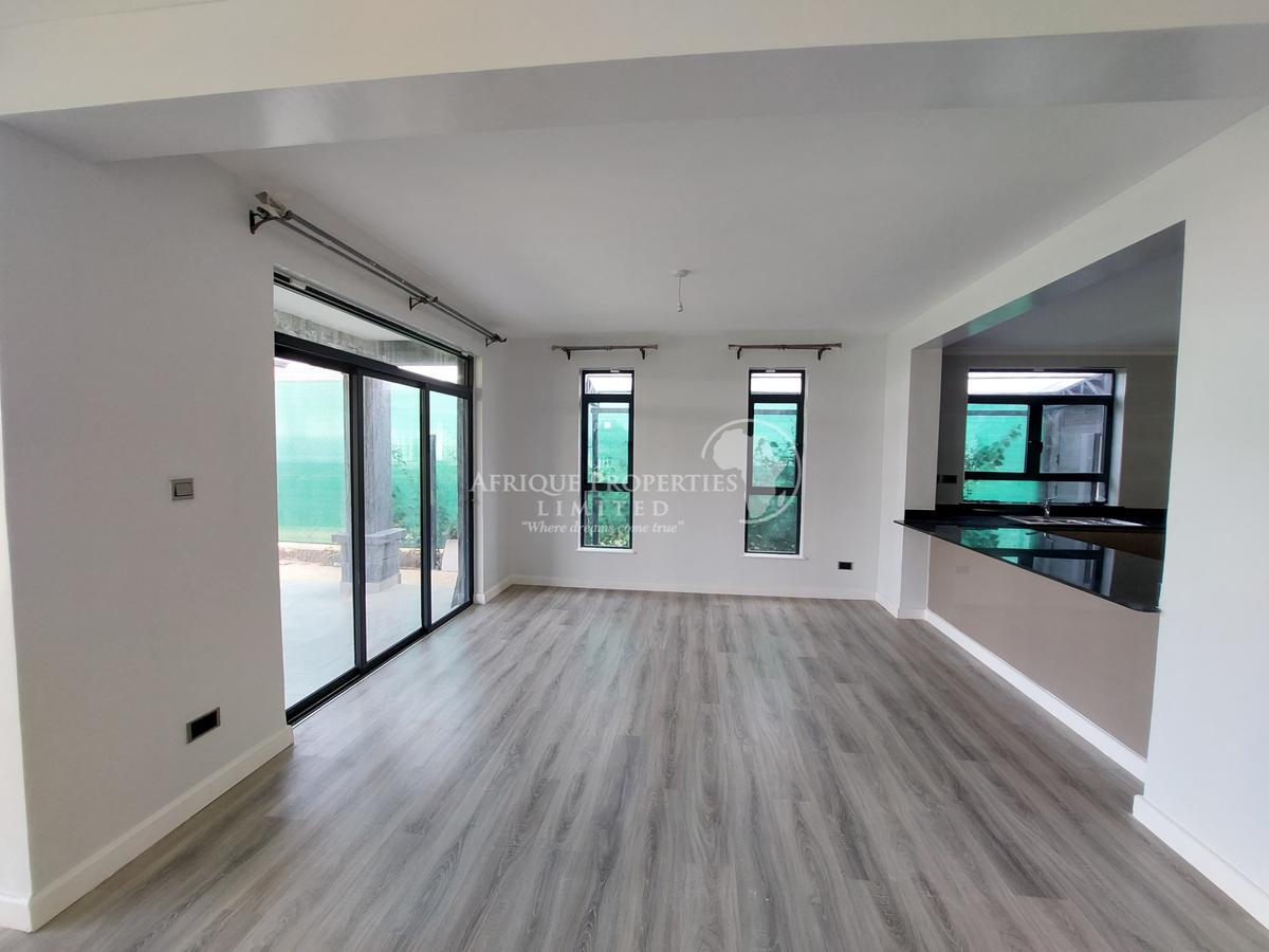 4 Bed House with En Suite in Runda - 3