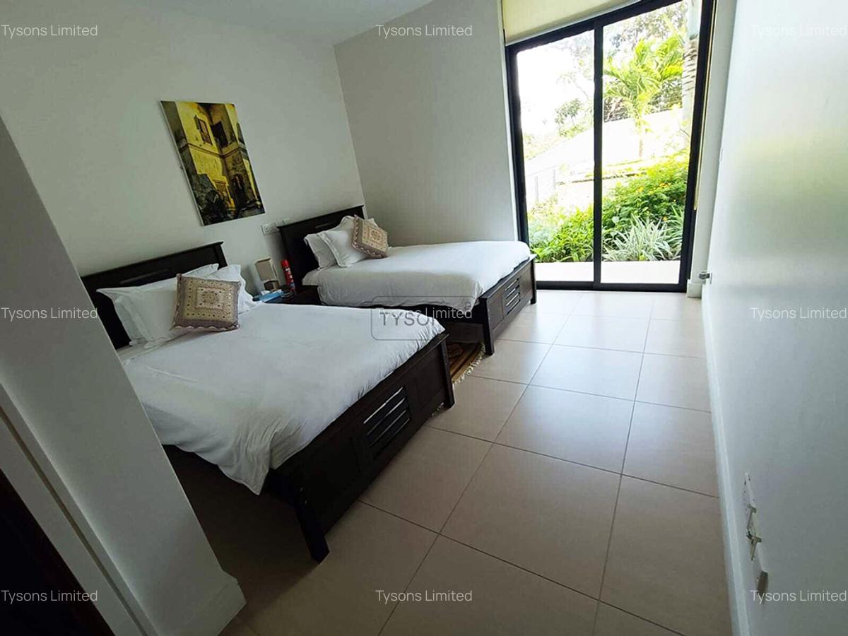 3 Bed Apartment with Swimming Pool at English Point - 6