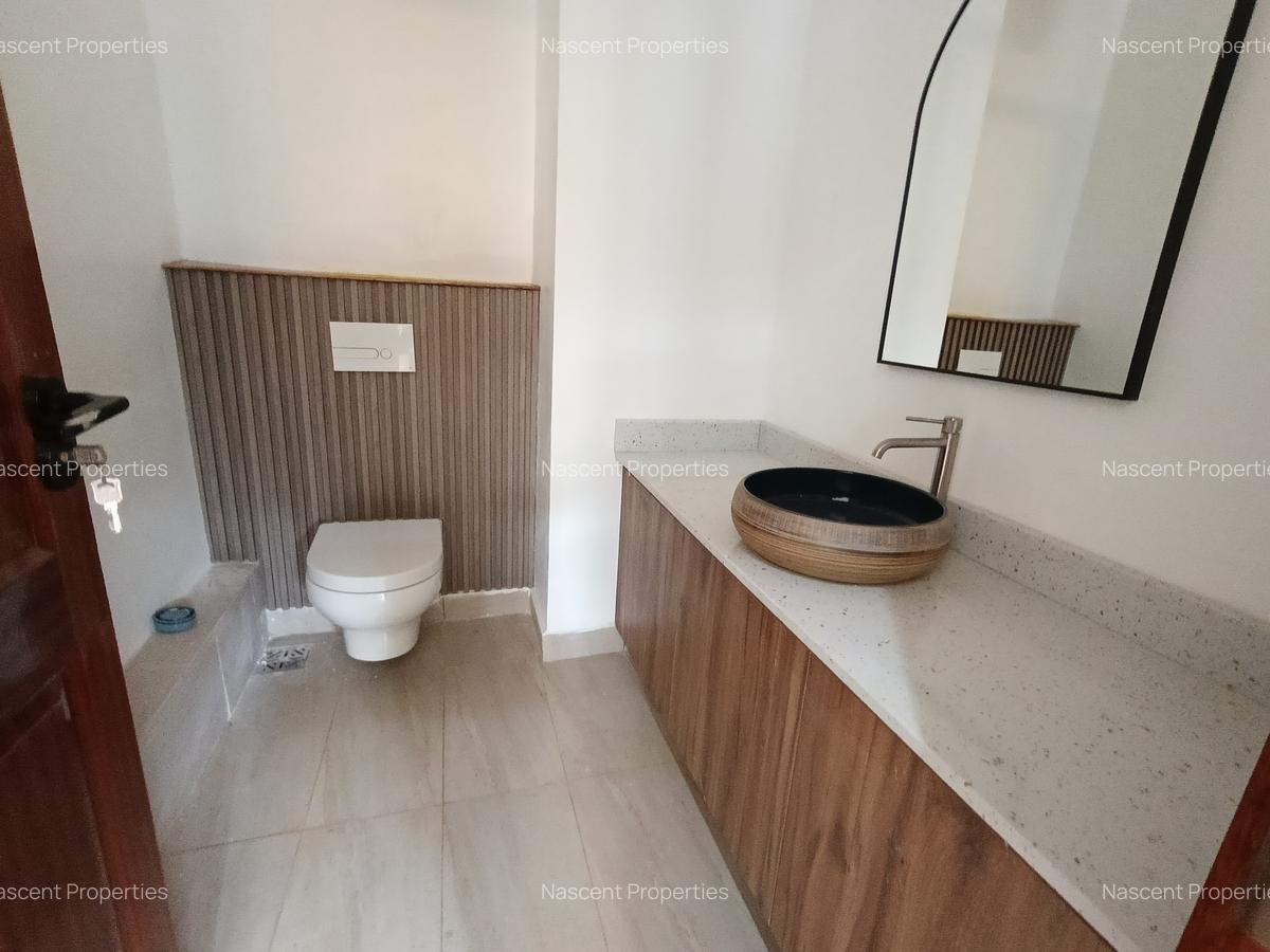 5 Bed House with En Suite in Kitisuru - 12