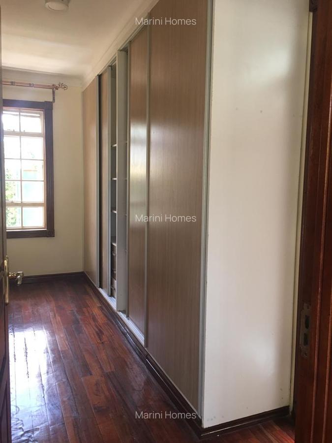 4 Bed Townhouse with En Suite in Kyuna - 11