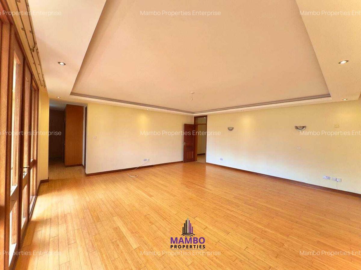 4 Bed Apartment with En Suite at Riverside Drive - 17