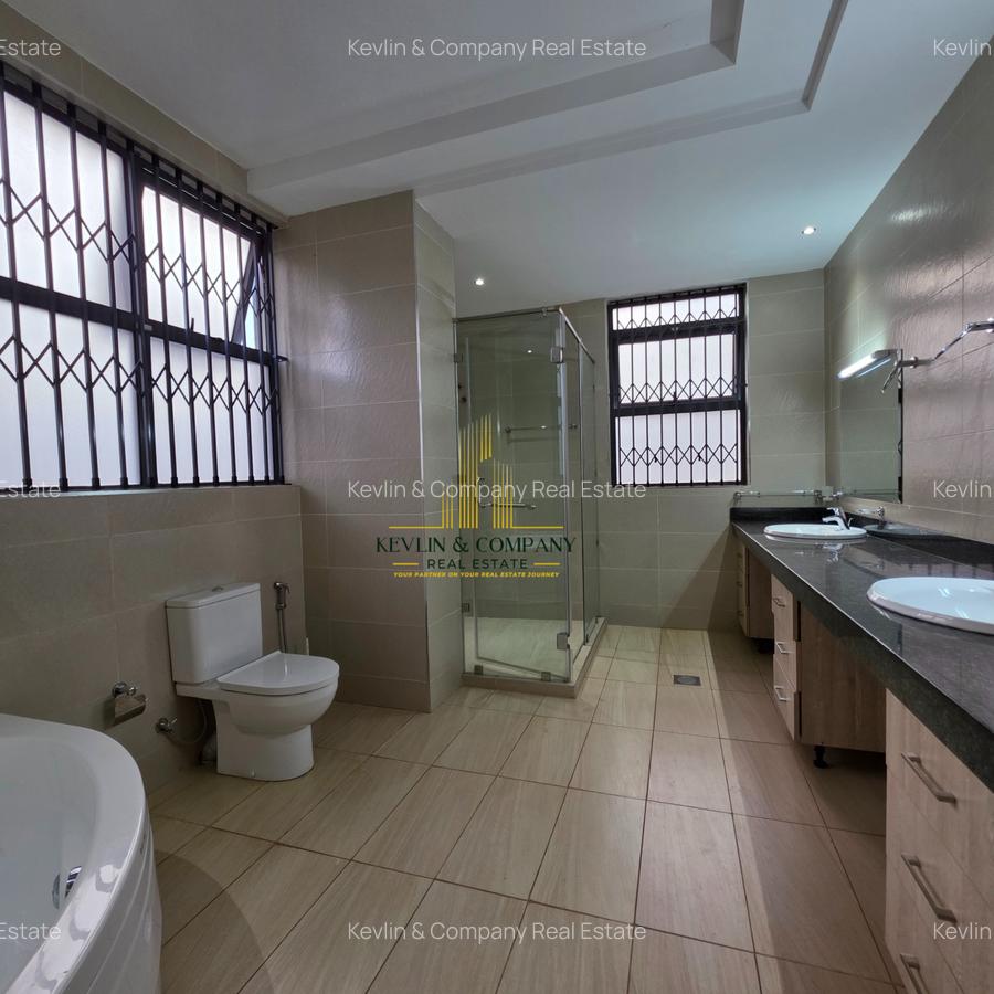 7 Bed Villa with En Suite in Nyari - 15