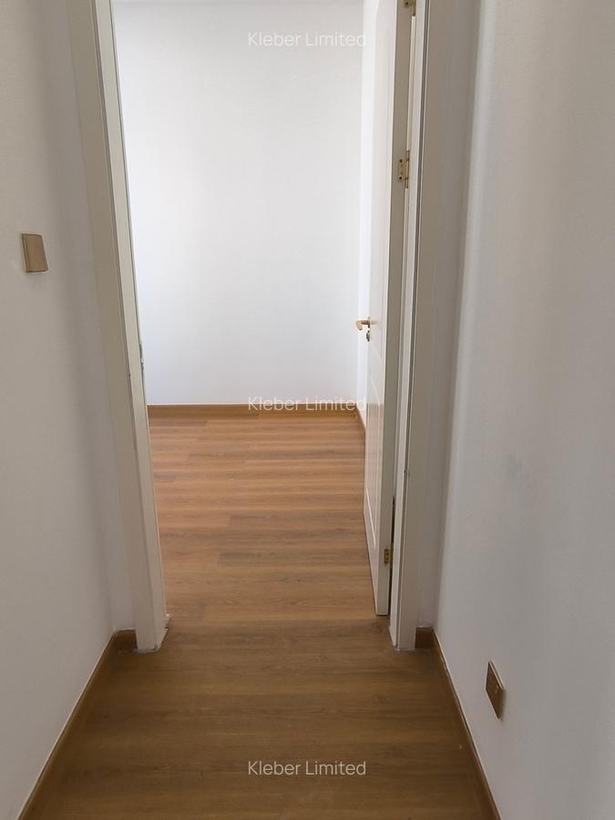 5 Bed Villa with En Suite in Lavington - 13