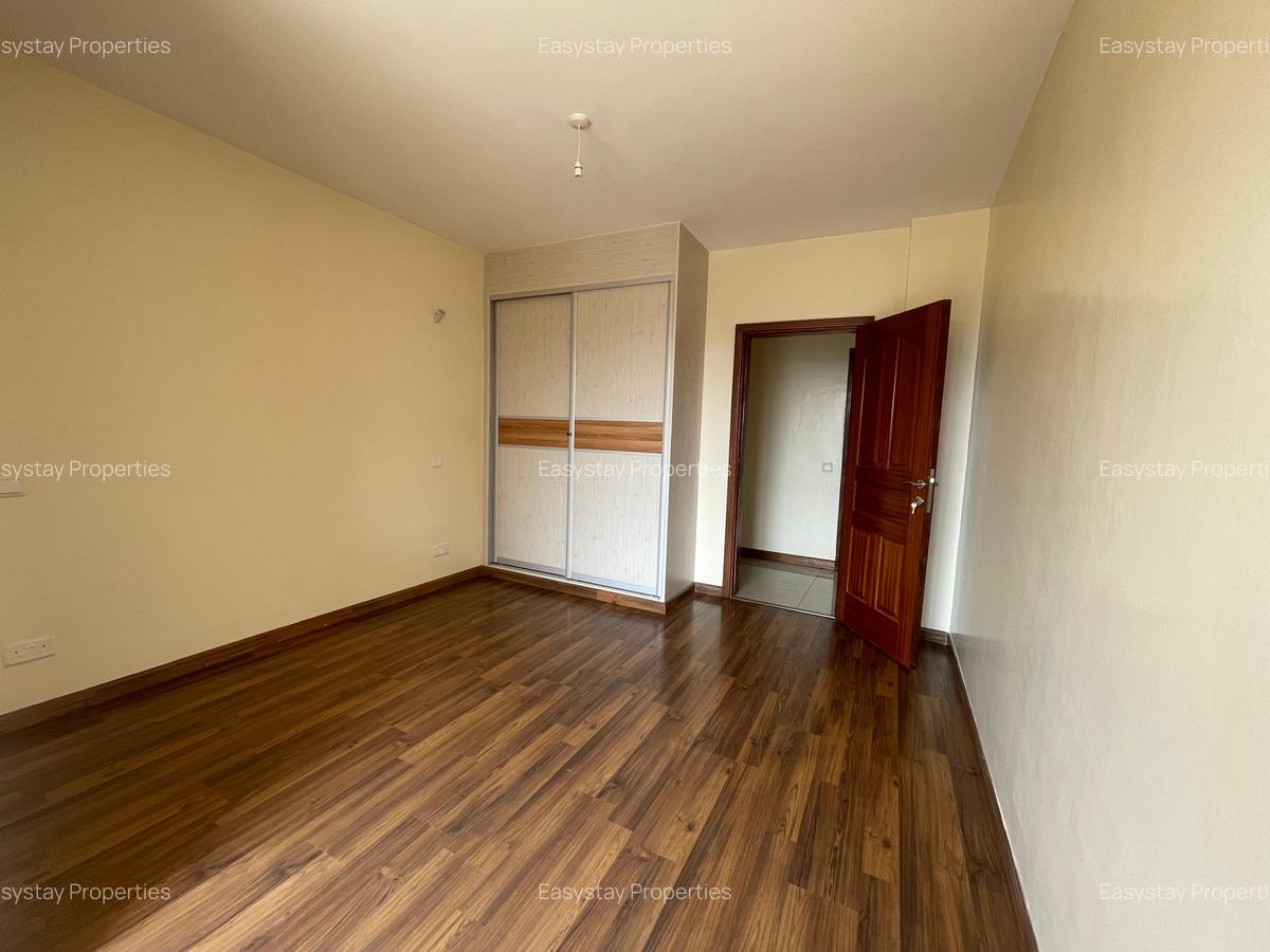4 Bed Apartment with En Suite in Parklands - 7