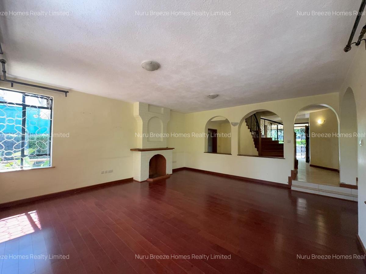 4 Bed House with En Suite in Runda - 2