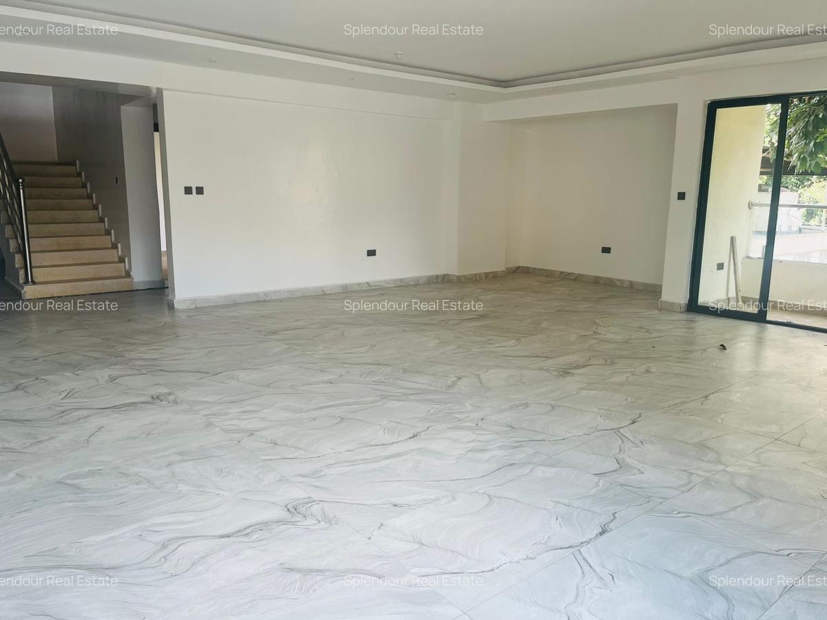 5 Bed Apartment with En Suite at 3Rd Parklands - 1