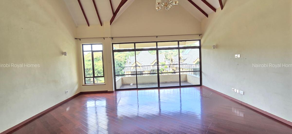 5 Bed Townhouse with En Suite at Lavington Green - 4