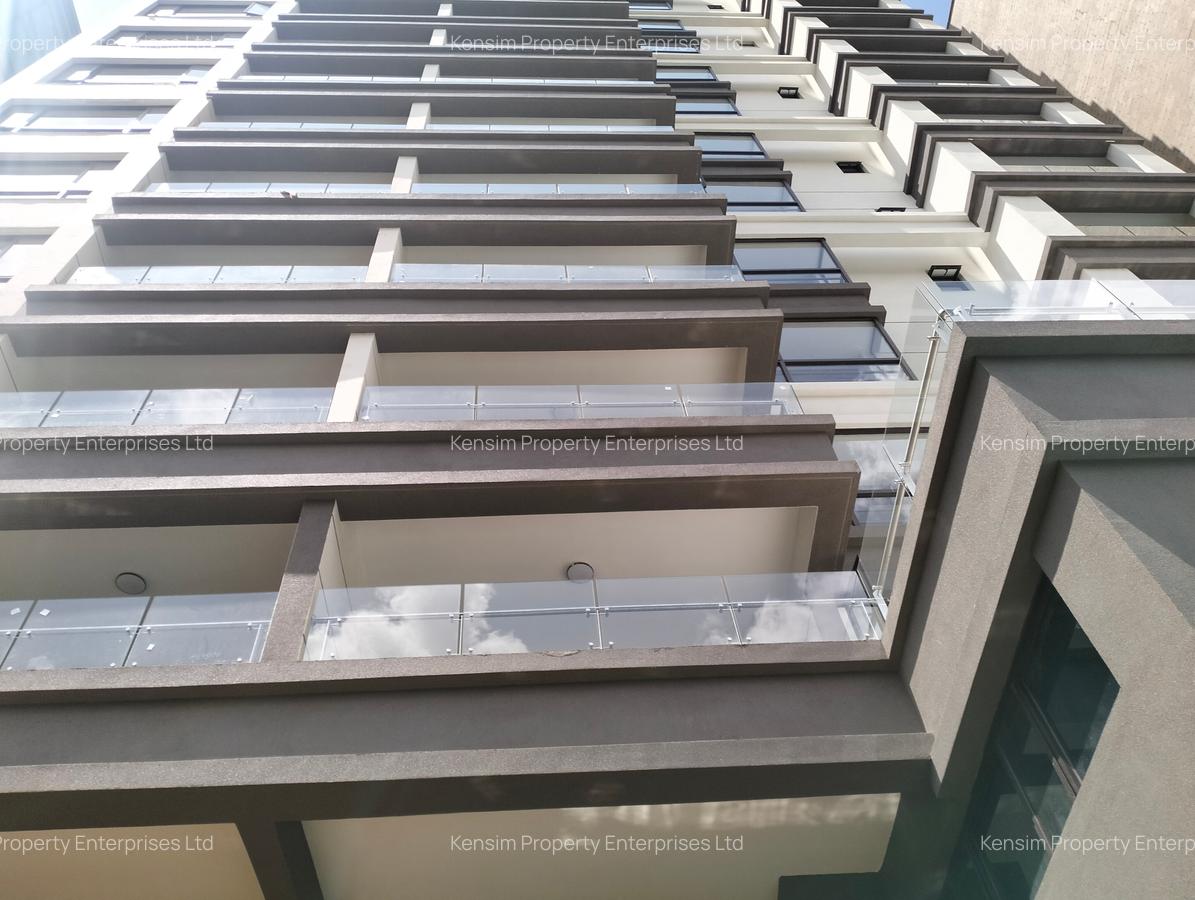 3 Bed Apartment with En Suite in Riverside - 1