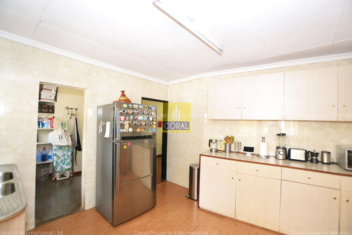 4 Bed House in Lavington - 8