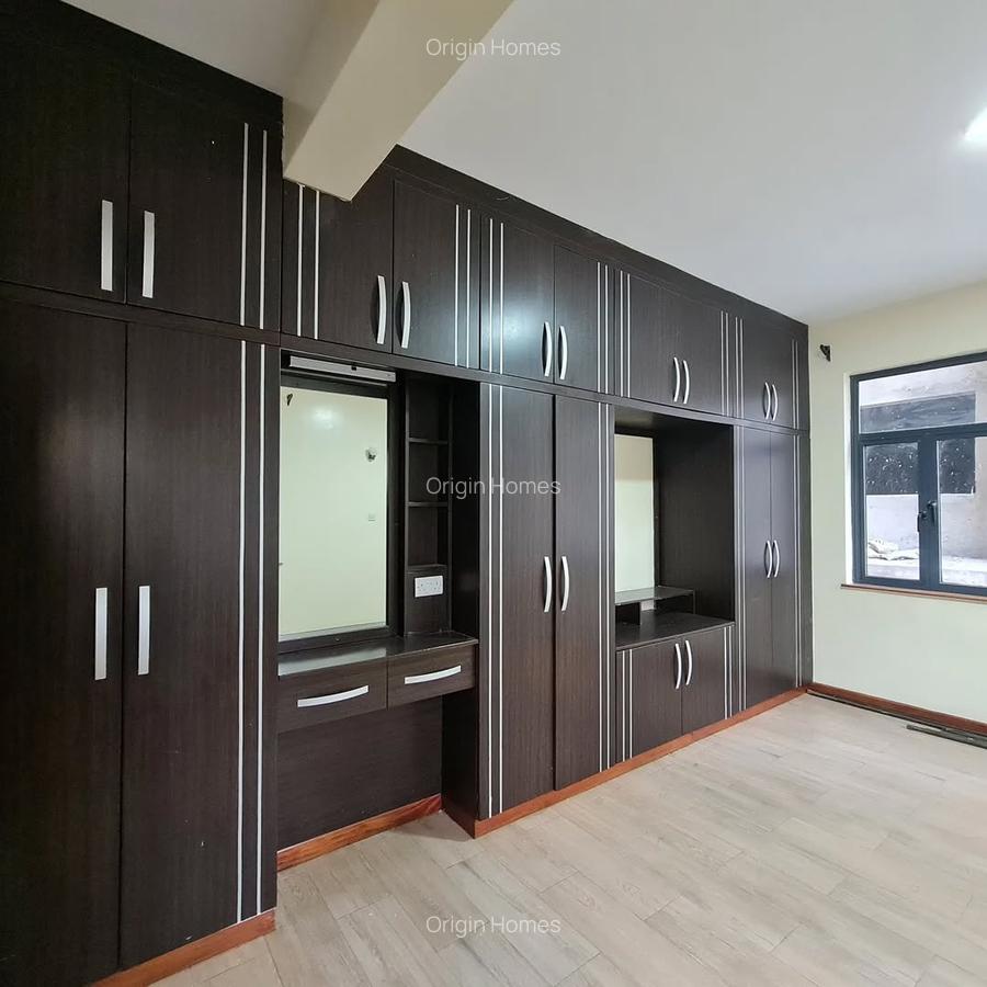 3 Bed Apartment with En Suite at Parkland - 4