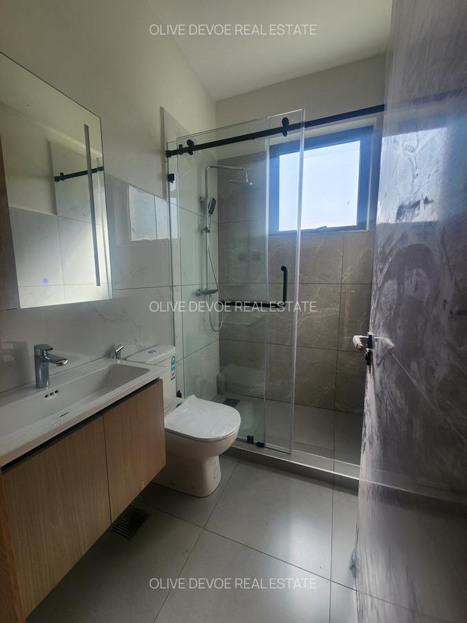 5 Bed Townhouse with En Suite in Lavington - 6